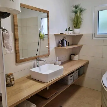 Apartman Bellis Apartament *
