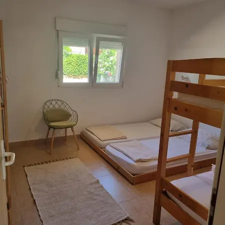 Apartman Bellis Apartman *